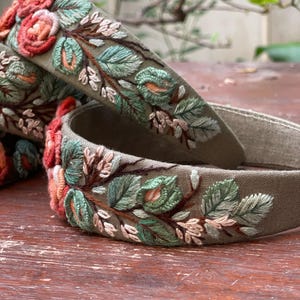 Besticktes Blumen Haarband aus Leinen