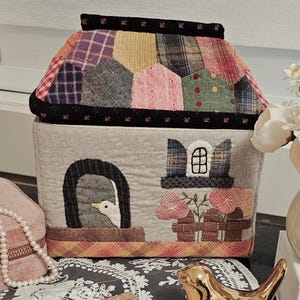 Japanese Patchwork Quilted House Box: Handmade Cosmetic Case