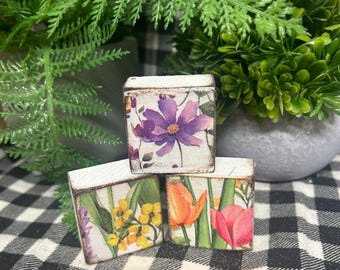 Mini Spring bright tulip purple flowers stacking set 3 wood block signs