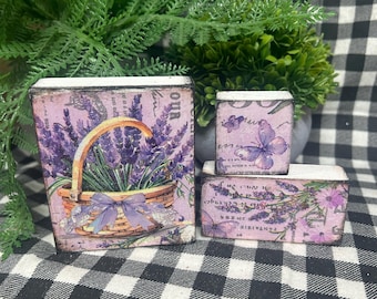 Mini cesta de flores de lavanda morada de primavera con forma de mariposa, juego de 3 letreros de madera apilables