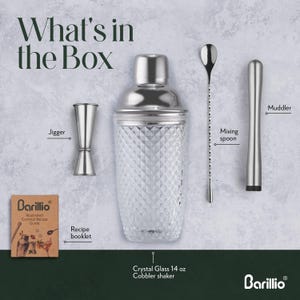Puede incluir: Un juego de coctelera con una coctelera cobbler de cristal de 414 ml, un jigger, una cuchara para mezclar, un mortero y un folleto de recetas. El juego incluye el texto "What's in the Box" y la marca "Barillio".