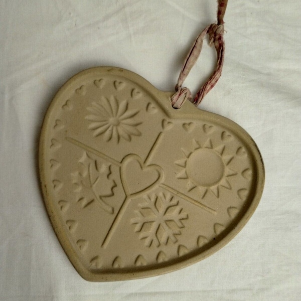 Vintage Pampered Chef Stoneware “Seasons of The Heart” Cookie Mold- 1997