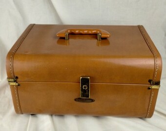 Maximillian by Maxonite Travel Case Vintage 50s Make Up Vanity Case Suitcase