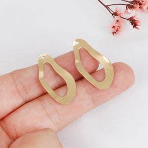 Brass oval shaped charm earrings,Brass earring findings,Brass pendant earrings,Brass earring,Brass jewelry supply,Brass accessories