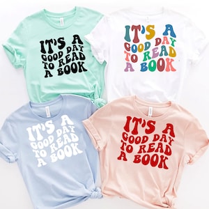 C'est une bonne journée pour lire un livre Svg, amateur de livres drôle, Svg enseignant, amateur de livres chemise Svg, lecture Svg, bibliophile Svg, Svg empilé ondulé