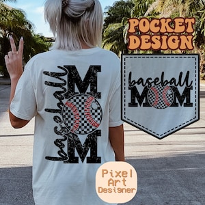 K&ouml;nnte beinhalten: Wei&szlig;es T-Shirt mit einem schwarz-wei&szlig;en Baseball-Motiv und dem Text "baseball MOM" auf der R&uuml;ckseite. Das Shirt hat eine Tasche auf der Vorderseite mit dem gleichen Motiv und Text.