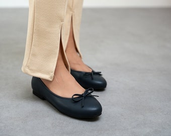 Marineblaue flache Schuhe mit Schleife, Slip-on-flache Schuhe mit einem Bogen-Akzent, vielseitige flache Schuhe mit einem Bogen erhöht, Ballerina-Flacher Wohnungen, handgefertigte Wohnungen, Damen-flache Schuhe