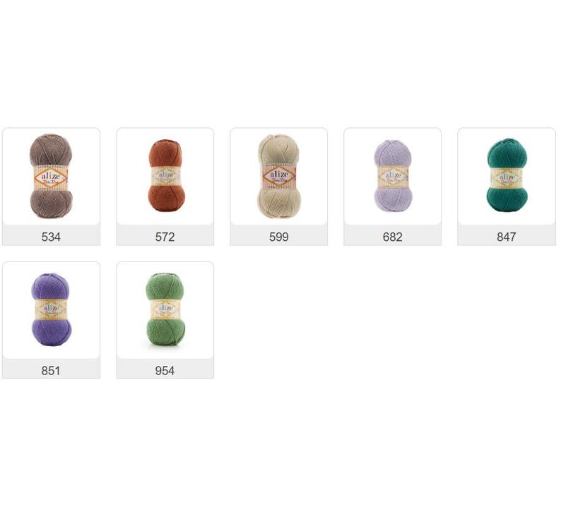 Puede incluir: Una colecci&oacute;n de ovillos de lana coloridos en varios tonos, incluyendo marr&oacute;n, &oacute;xido, beige, lavanda y verde azulado. Cada ovillo est&aacute; etiquetado con un n&uacute;mero y una etiqueta de marca. Ideal para proyectos de tejido y ganchillo.