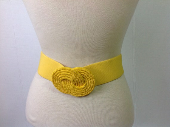 vintage yellow knot stretch cinch buckle belt - image 1