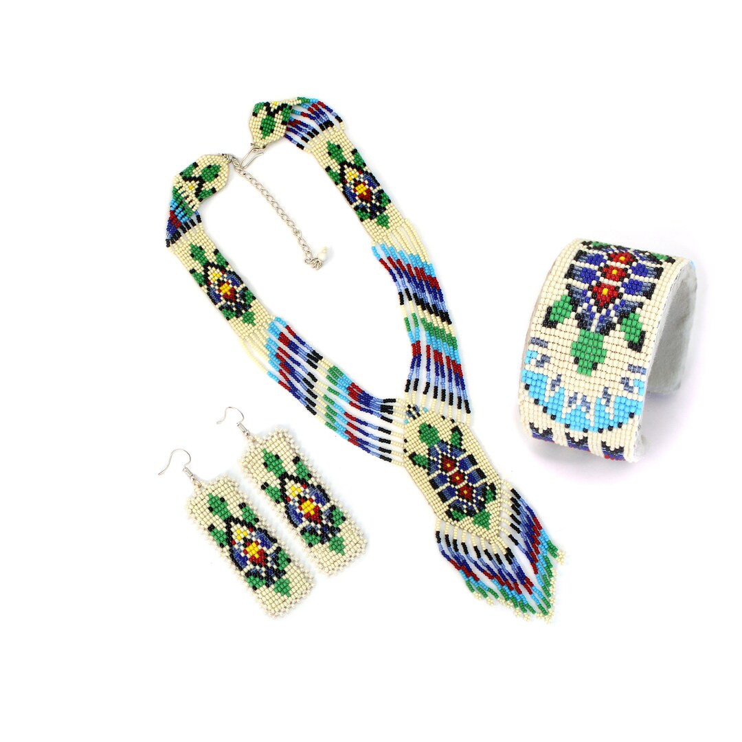 Kangurah off White Multi Native American Style Beaded Necklace ...
