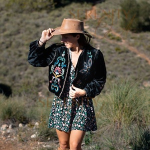 Ethnic Embroidered Crop Top Velvet Jacket / Vintage Cropped Boho Open Blazer / Handmade Floral Embroidery