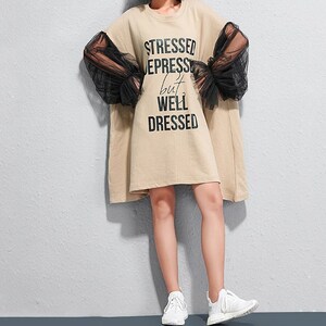 Robe T-shirt surdimensionnée pour femmes, tunique imprimée bien habillée stressée déprimée, robe d'été en coton, pull surdimensionné de motivation Apricot