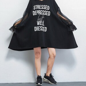 Robe T-shirt surdimensionnée pour femmes, tunique imprimée bien habillée stressée déprimée, robe d'été en coton, pull surdimensionné de motivation image 4