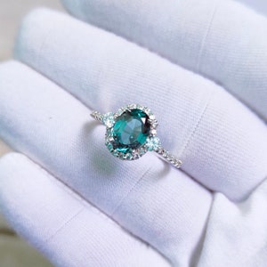 Teal sapphire halo ring, oval cut Teal sapphire ring, 925 Sterling Silver ring, Sapphire engagement ring, lab grown Teal sapphire ring