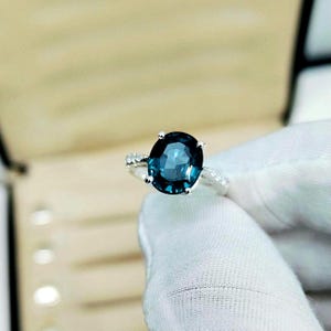 Teal sapphire ring, oval cut Teal sapphire ring, 925 Sterling Silver ring, Sapphire engagement ring, lab grown Teal sapphire ring