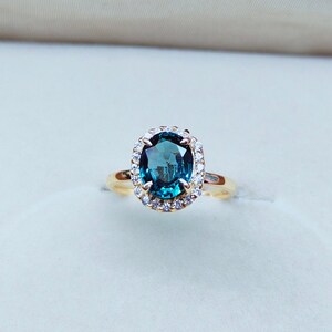 Ocean Teal sapphire halo ring, oval cut Teal sapphire ring, 925 Sterling Silver ring, Sapphire engagement ring, lab grown Teal sapphire ring