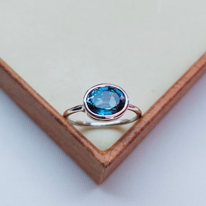 Ocean Teal sapphire ring, oval cut Teal sapphire ring, 925 Sterling Silver ring, Sapphire engagement ring, lab grown Teal sapphire ring