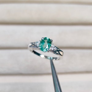 Green sapphire ring, oval green sapphire ring, 925 sterling silver ring, oval cut green sapphire ring,lab grown sapphire ring, handmade Ring