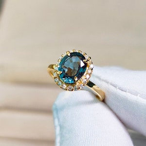 Teal sapphire halo ring,oval cut Teal sapphire ring,925 Sterling Silver ring,Sapphire engagement ring,lab grown Teal sapphire hand made ring