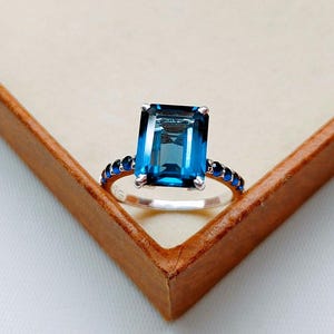 Ocean Teal sapphire and Blue sapphire ring, 925 Sterling Silver ring, Sapphire engagement ring, lab grown Teal sapphire octagon cut ring