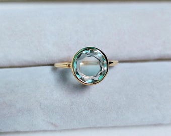 Anillo de amatista verde: corte redondo, plata de ley 925, engaste de bisel, anillo de amatista hecho a mano
