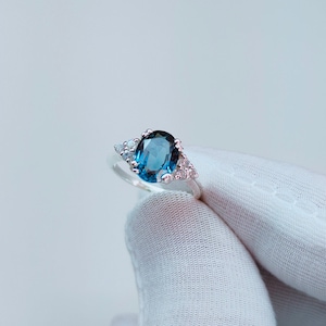 Teal sapphire ring, oval cut Teal sapphire ring, 925 Sterling Silver ring, Sapphire engagement ring, lab grown Teal sapphire ring