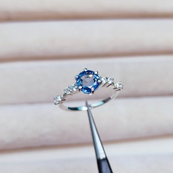 Blue sapphire ring, round cut blue sapphire ring, 925 Sterling Silver ring, Sapphire engagement ring, lab grown Blue sapphire hand made ring