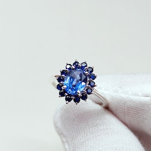 Blue sapphire halo ring,925 Sterling Silver ring,Blue sapphire Oval cut ring,Sapphire engagement ring,lab grown Blue sapphire hand made ring
