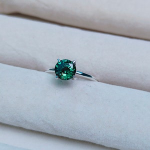 Green sapphire ring,925 sterling silver ring,Round cut green sapphire ring,sapphire hand made ring, lab grown green sapphire engagement ring