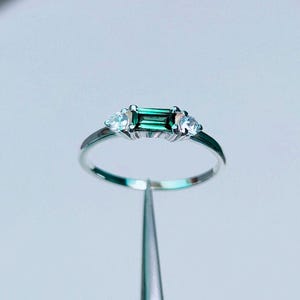 Teal sapphire ring, baguette cut Teal sapphire ring,925 Sterling Silver ring,Sapphire engagement ring,lab grown Teal sapphire hand made ring