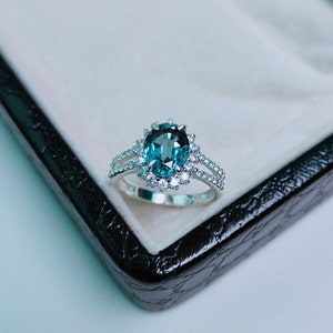 Teal sapphire halo ring, oval cut Teal sapphire ring, 925 Sterling Silver ring, Sapphire engagement ring, lab grown Teal sapphire ring