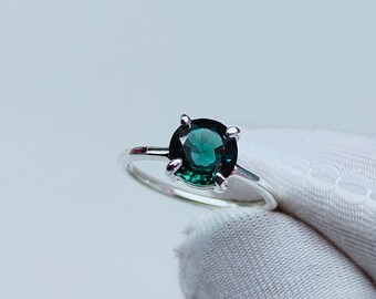 ティールサファイアリング、ラウンドカットティールサファイアリング