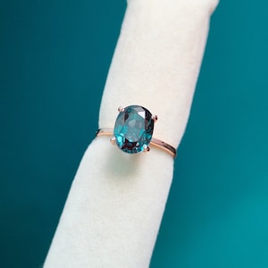 Teal sapphire ring, oval cut Teal sapphire ring, 925 Sterling Silver ring, Sapphire engagement ring, lab grown Teal sapphire ring