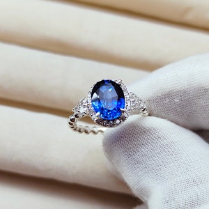 Blue sapphire ring, 925 Sterling Silver ring, Blue sapphire Oval cut ring, Sapphire engagement ring, lab grown Blue sapphire hand made ring