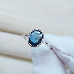 Ocean Teal sapphire ring,oval cut Teal sapphire ring,925 Sterling Silver ring,Sapphire engagement ring,lab grown Teal sapphire handmade ring