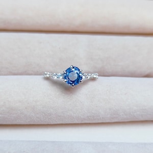 Blue sapphire ring, round cut blue sapphire ring, 925 Sterling Silver ring, Sapphire engagement ring, lab grown Blue sapphire hand made ring