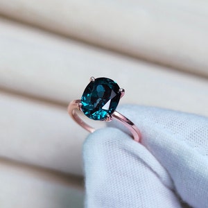 Teal sapphire ring, oval cut Teal sapphire ring, 925 Sterling Silver ring, Sapphire engagement ring, lab grown Teal sapphire ring