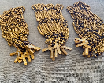 Vente en gros, chapelets en bois en vrac, 36 chapelets catholiques en bois d'olivier fabriqués à la main à partir de la terre sainte de Jérusalem (3 paquets x 12), Terra Santa