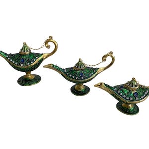 set of  Aladdin-Style Magic Lamp -high quality , the box included 3 sizes   Very high quality made of metal with crystals and zircons