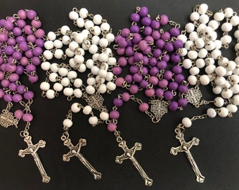 4 chapelets de perles en bois parfumées 2 perles blanches + 2 violettes, chapelets catholiques avec croix en métal de terre sainte de jérusalem, chaque chapelet avec boîte