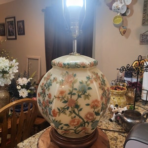 Vintage Asian Hexagon Floral Lamp