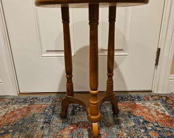 Vintage Wood End Table/Plant Stand