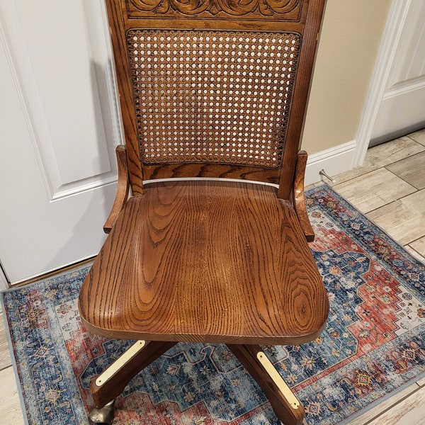Vintage Pioneer Mfg Swivel Desk Chair