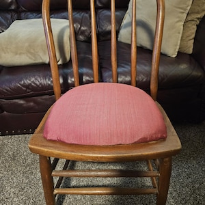 Antique/Vintage Spindle Back Chair