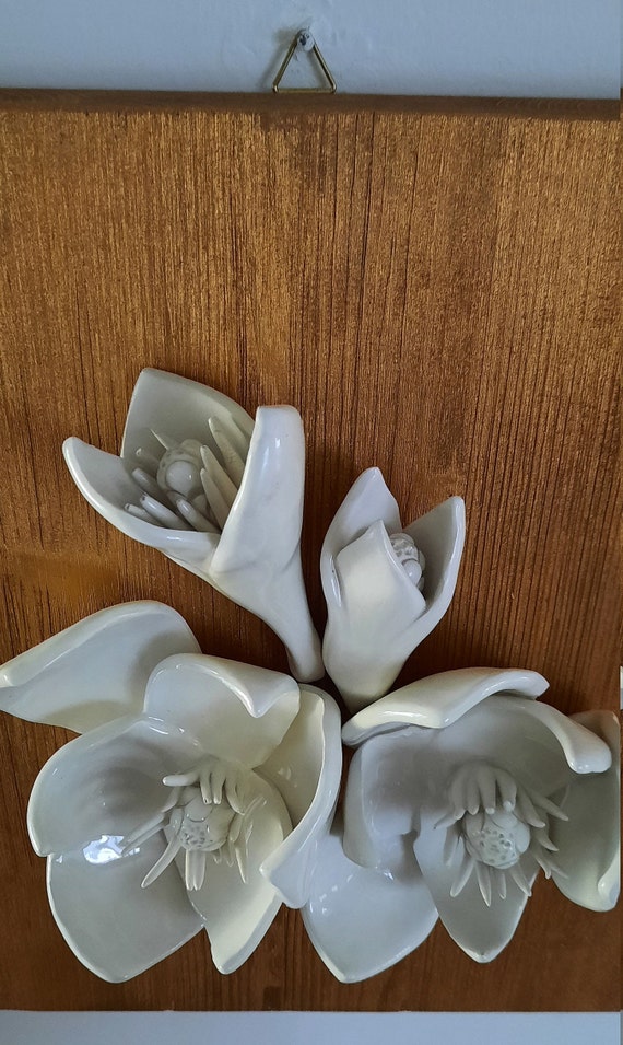 3D picture in gilded wood and magnolia flowers in white ceramic handmade unique gift special gift V-day chic wall decoration