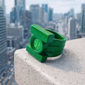 Kyle Rayner Green Lantern Ring Replica, Glow-in-Dark Cosplay Prop