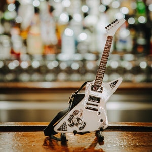 Miniature guitar, mini guitar, decorative guitar, miniature guitars, decorative guitars, mini guitars, doll guitars, handmade, replica guitar