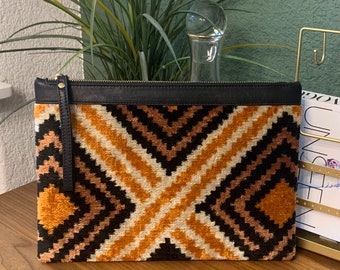 Clutch Bag Black Gold