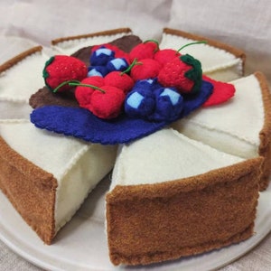 Felt Cheesecake Cherry/ Blueberry/ Chocolate Pretend Play Dessert/ Bakery/ Kitchen Half & Whole Pies Fabric Pretend Play Food