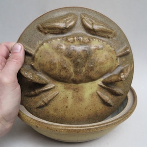 Vintage Jeff Tinius Storm Lake Studio Pottery Lidded Crab Relief Serving Bowl / Beach Comber, Arthropod Lover Sculptural Stoneware